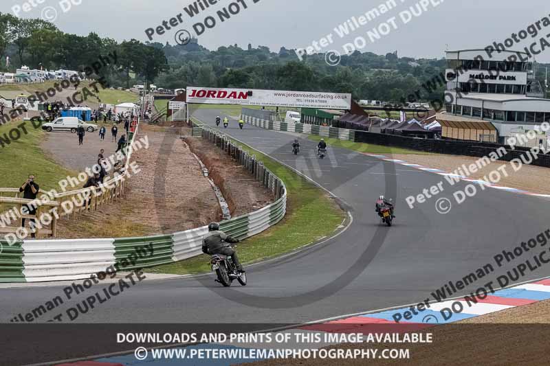 Vintage motorcycle club;eventdigitalimages;mallory park;mallory park trackday photographs;no limits trackdays;peter wileman photography;trackday digital images;trackday photos;vmcc festival 1000 bikes photographs